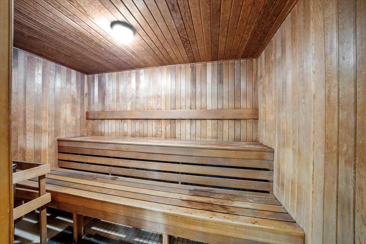 Office / Den Photo of 405 2138 Madison Avenue, Burnaby, BC