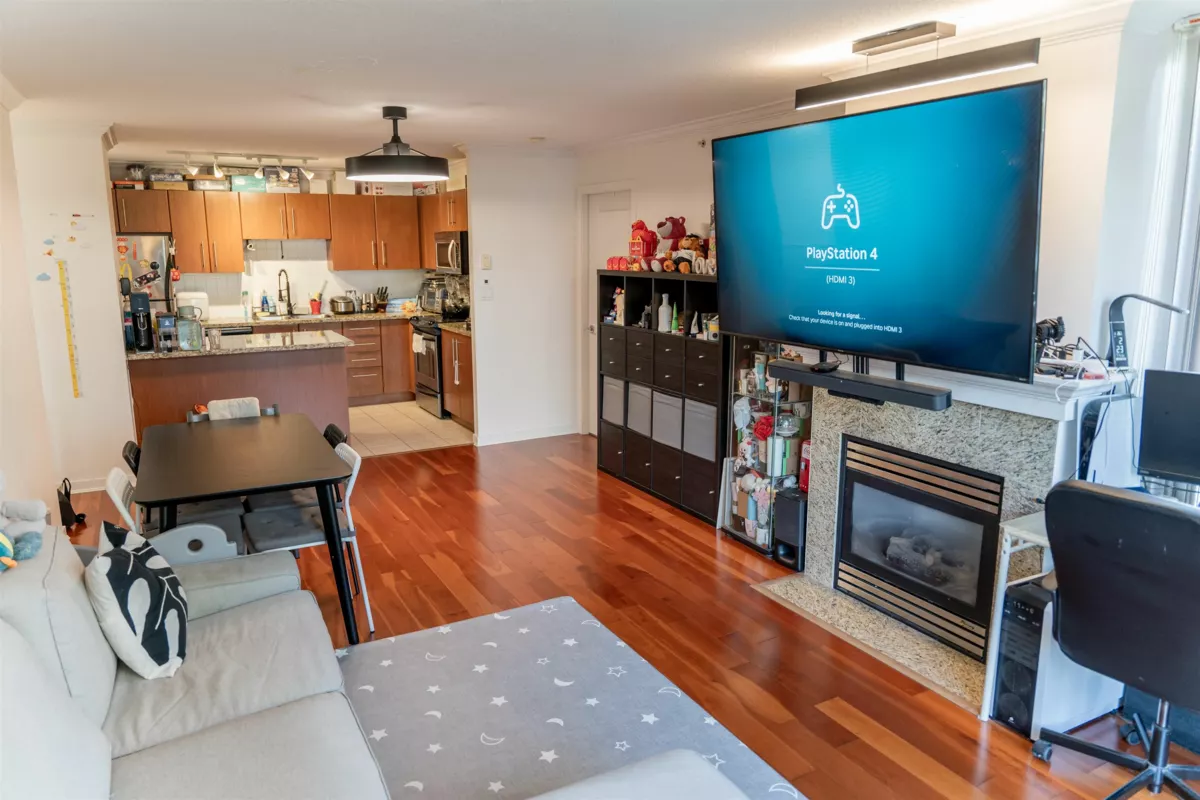 Outdoor Deck Photo of 405 2138 Madison Avenue, Burnaby, BC