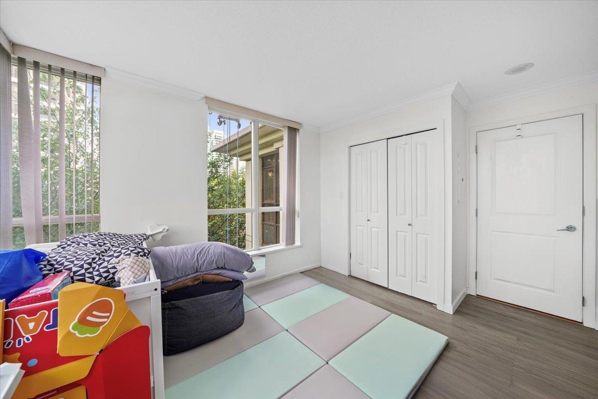 Pantry Photo of 405 2138 Madison Avenue, Burnaby, BC