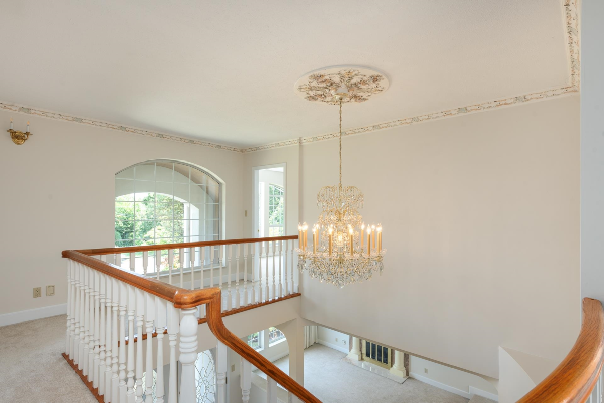 Guest Bathroom Photo of 912 Fifth Street, New Westminster, BC