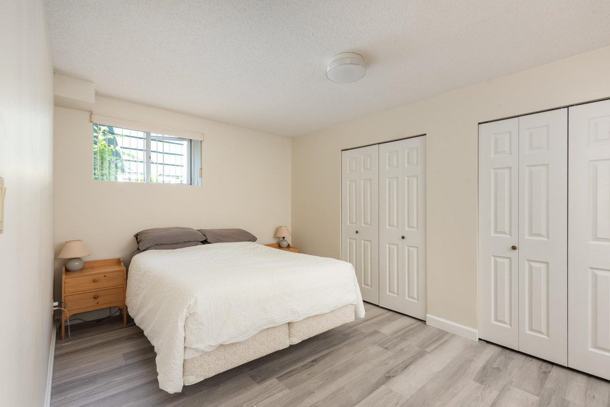 Laundry Room Photo of 912 Fifth Street, New Westminster, BC
