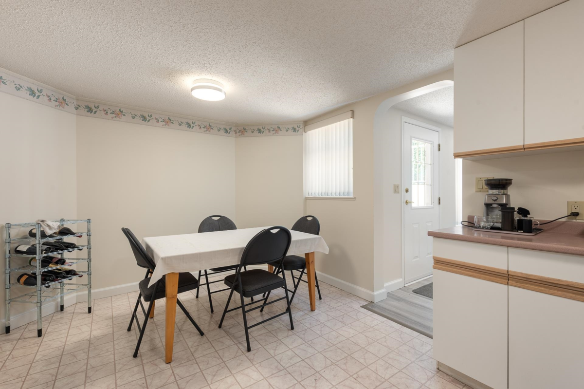 Mudroom Photo of 912 Fifth Street, New Westminster, BC