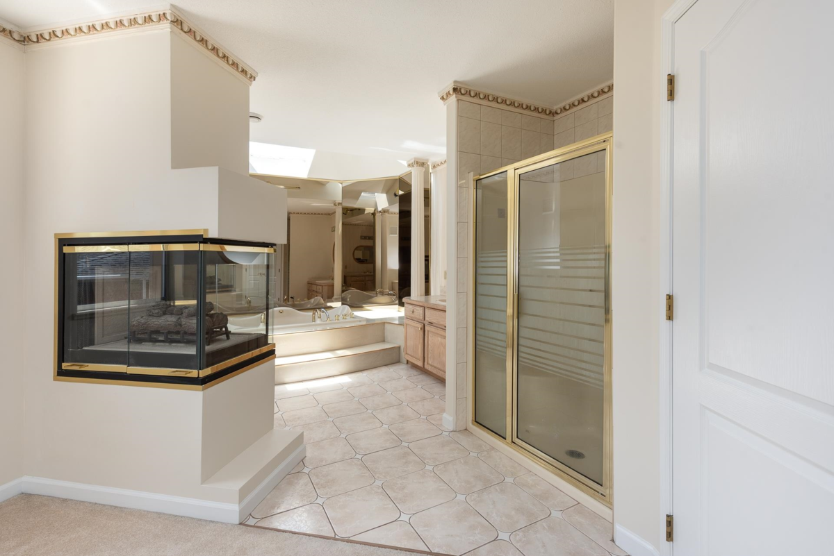 Office / Den Photo of 912 Fifth Street, New Westminster, BC