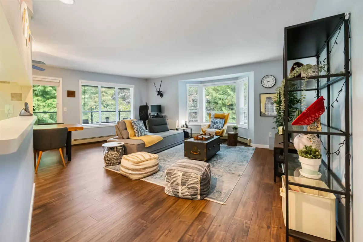 Kitchen Island Photo of 315 2700 Mccallum Road, Abbotsford, BC