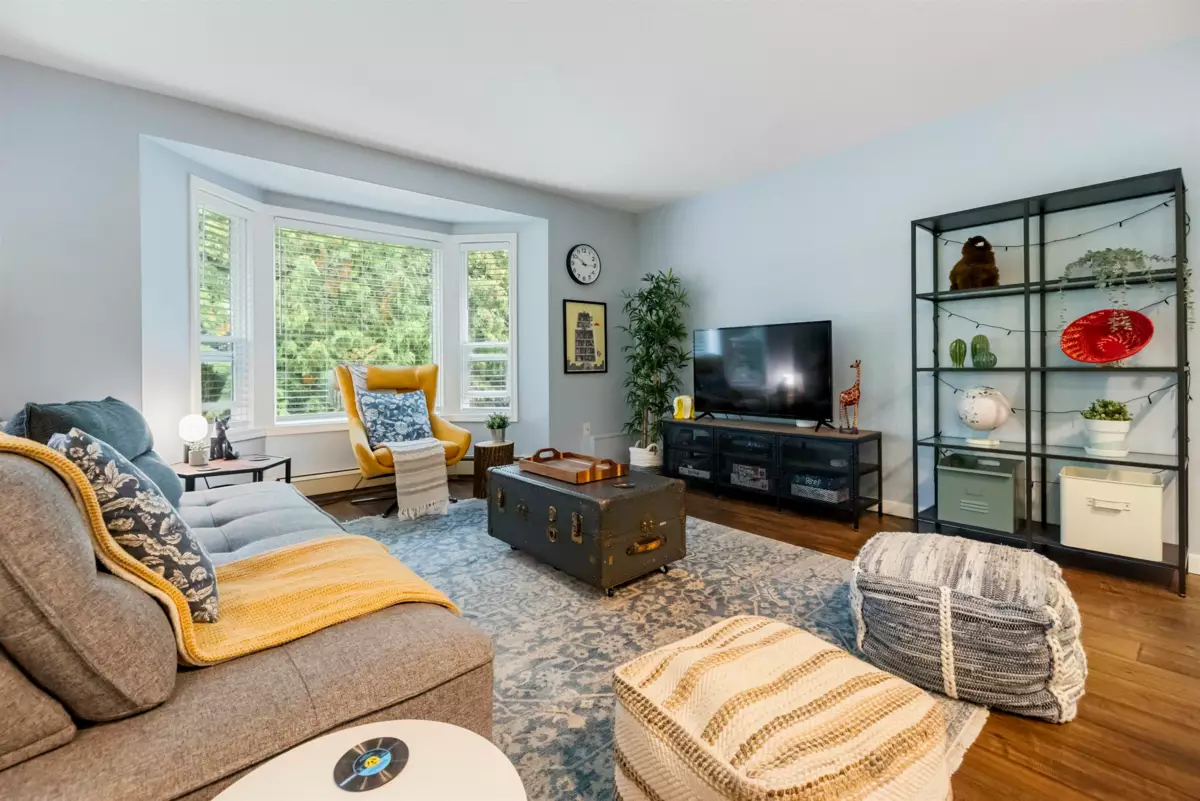 Kitchen Photo of 315 2700 Mccallum Road, Abbotsford, BC