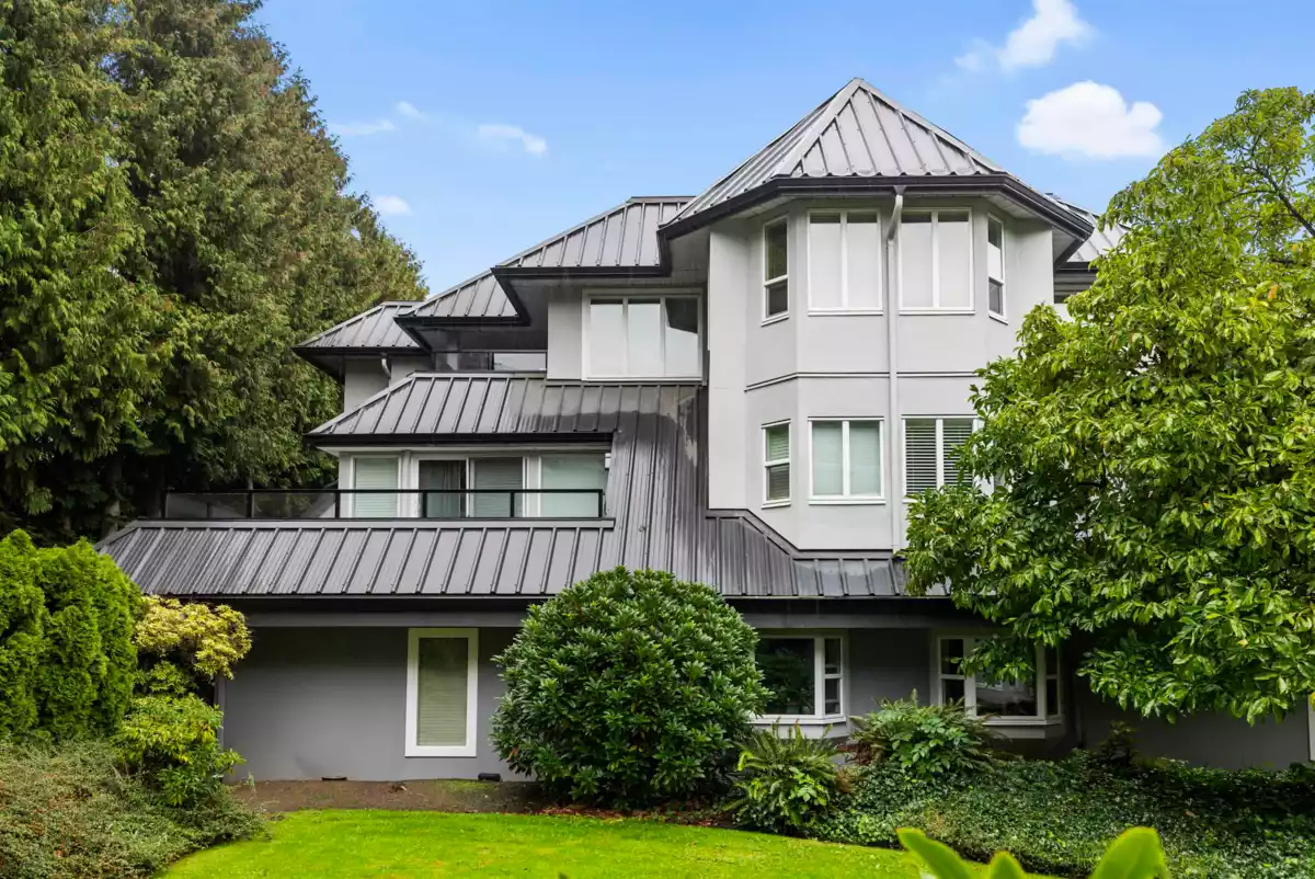 Living Room Photo of 315 2700 Mccallum Road, Abbotsford, BC