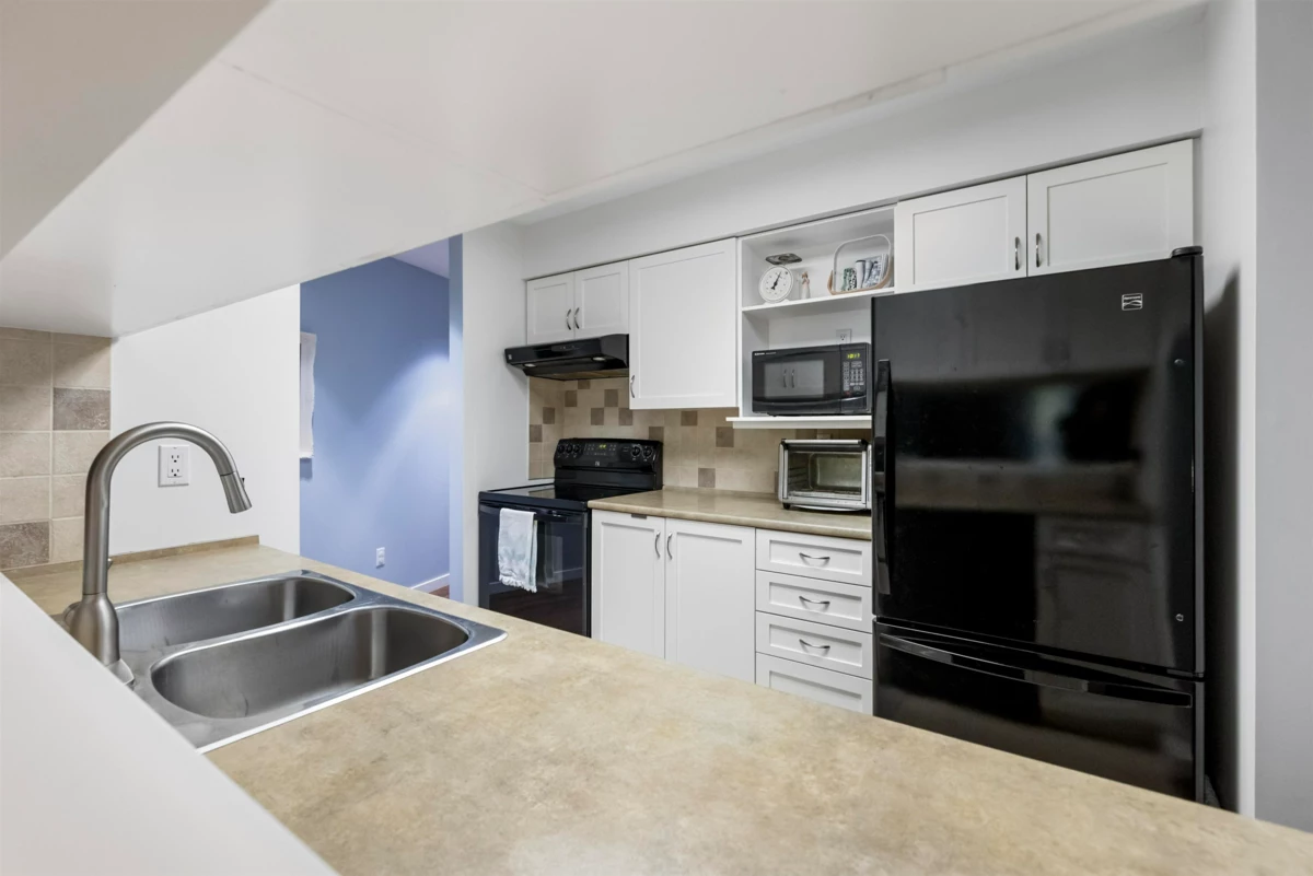 Walk-In Closet Photo of 315 2700 Mccallum Road, Abbotsford, BC