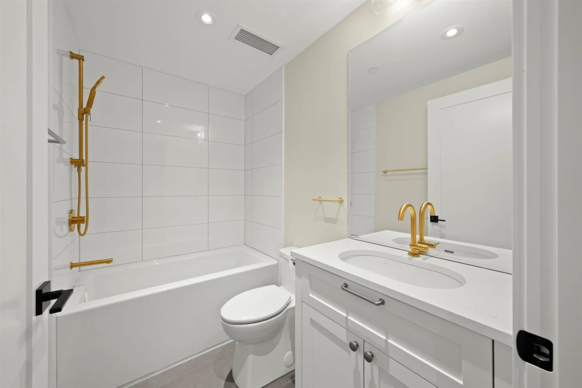 Garden / Landscaping Photo of 1458 W 45th Avenue, Vancouver, BC