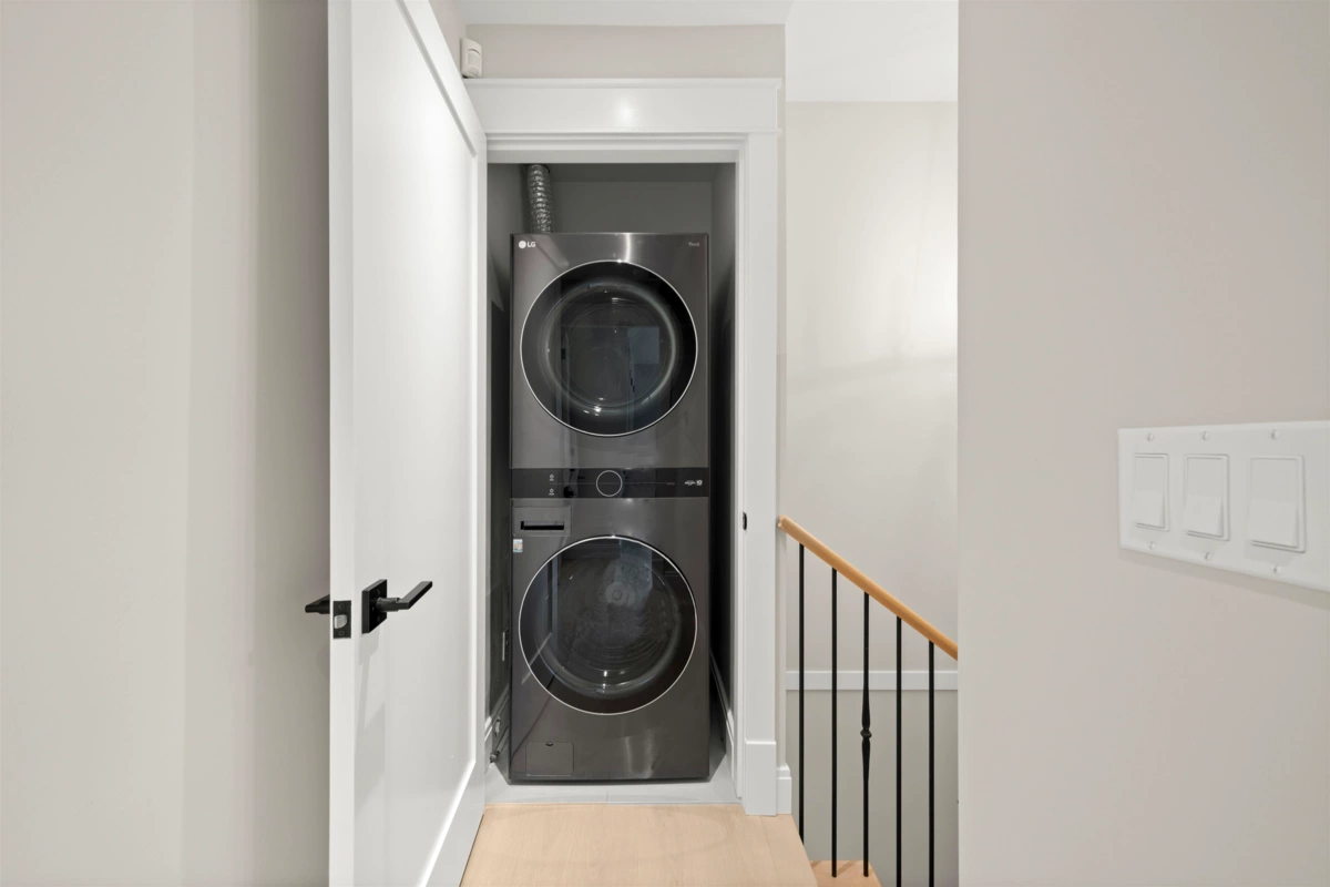 Hallway Photo of 1458 W 45th Avenue, Vancouver, BC