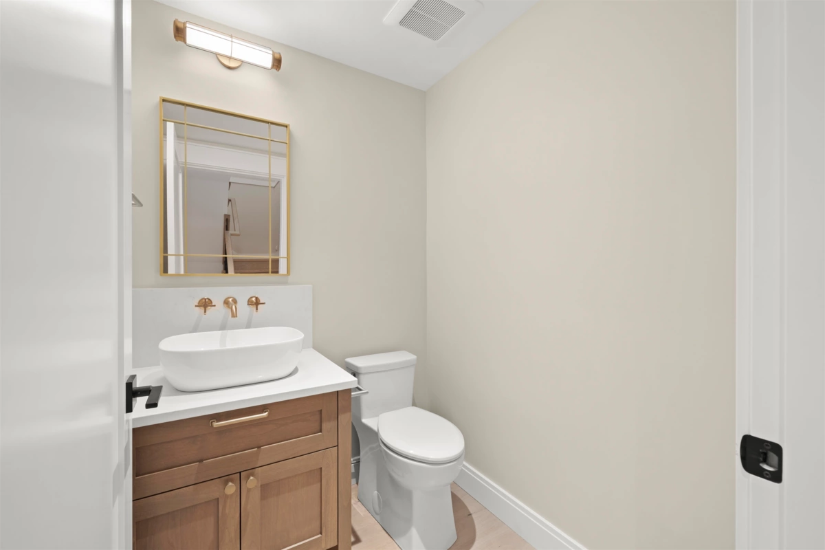 Powder Room Photo of 1458 W 45th Avenue, Vancouver, BC