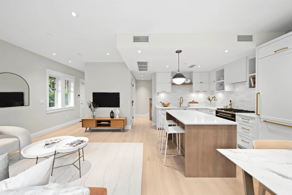 Walk-In Closet Photo of 1458 W 45th Avenue, Vancouver, BC