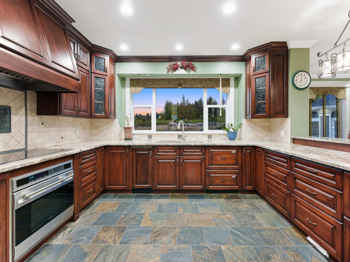 Primary Bathroom Photo of 5218 219a Street, Langley, BC