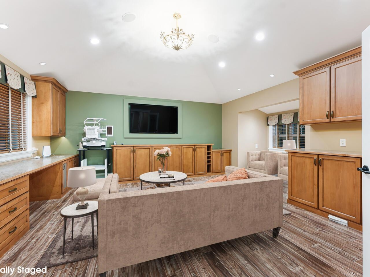 Swimming Pool Photo of 5218 219a Street, Langley, BC