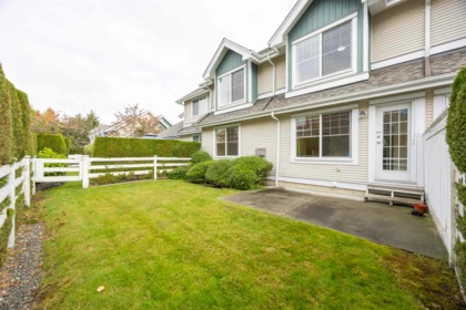 Front Yard Photo of 7 16995 64 Avenue, Surrey, BC