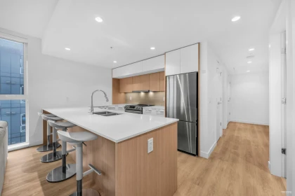 403 9888 University Crescent, Burnaby, BC, Burnaby — Apartment/Condo for sale