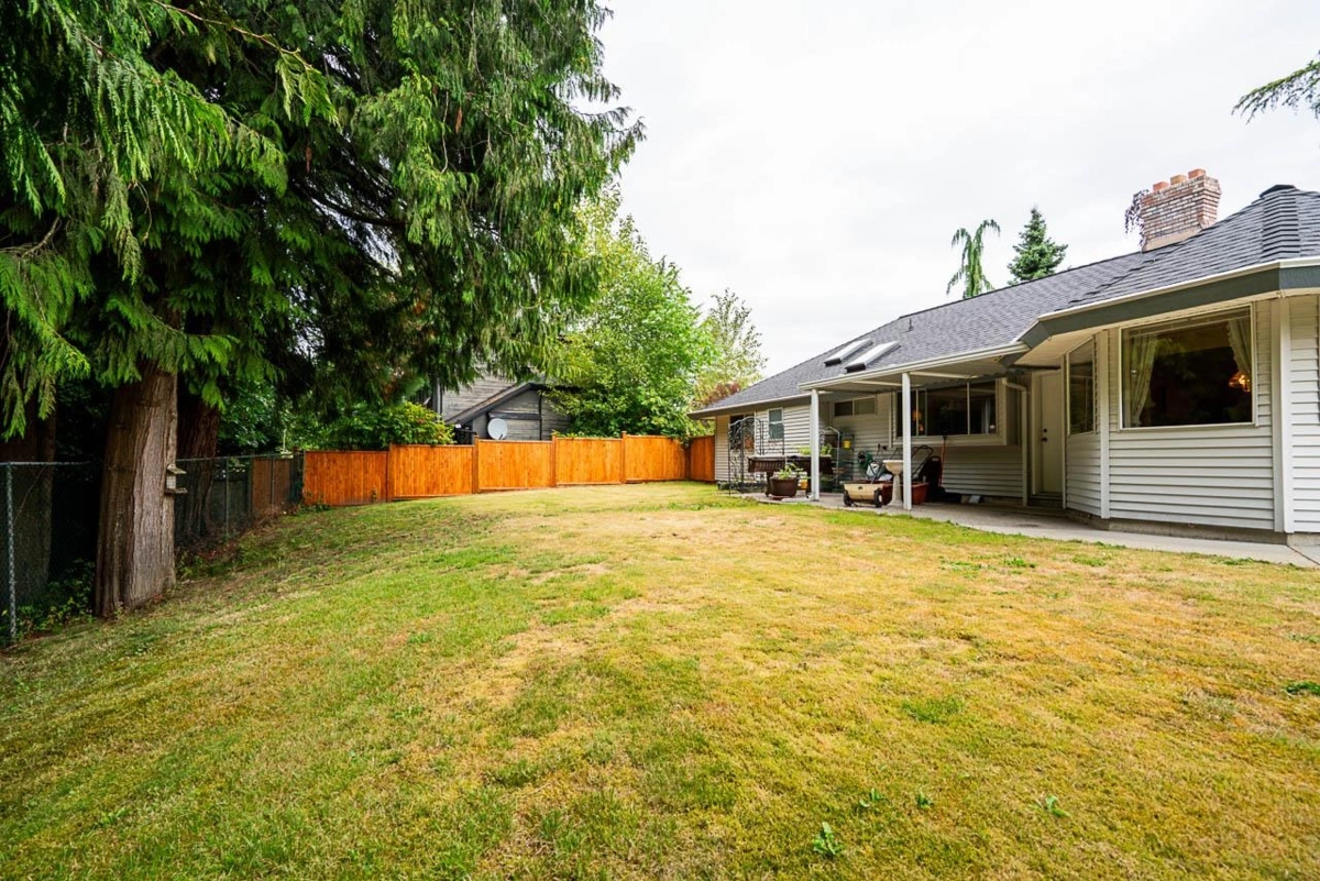 Garden / Landscaping Photo of 11293 153a Street, Surrey, BC