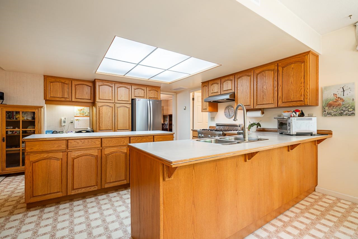 Guest Bathroom Photo of 11293 153a Street, Surrey, BC