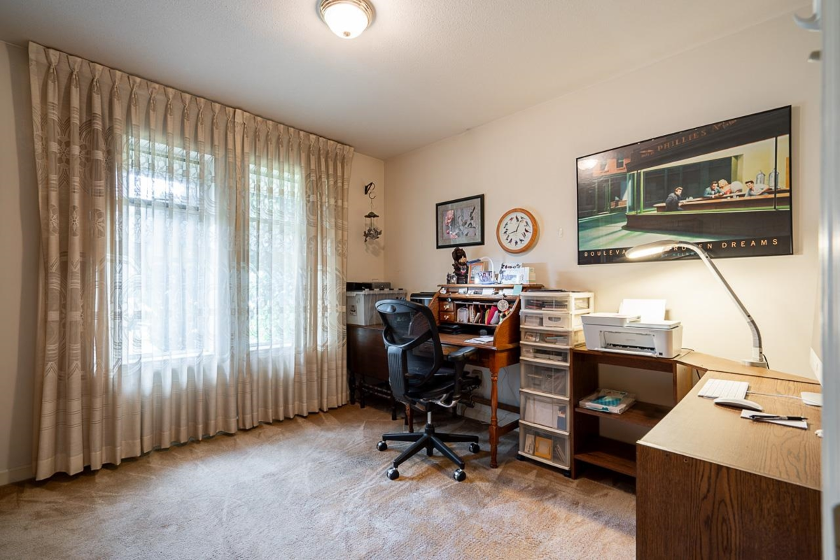 Staircase Photo of 11293 153a Street, Surrey, BC