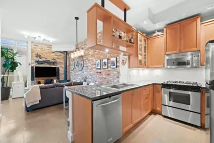 207 2515 Ontario Street, Vancouver, BC, Vancouver — Apartment/Condo for sale