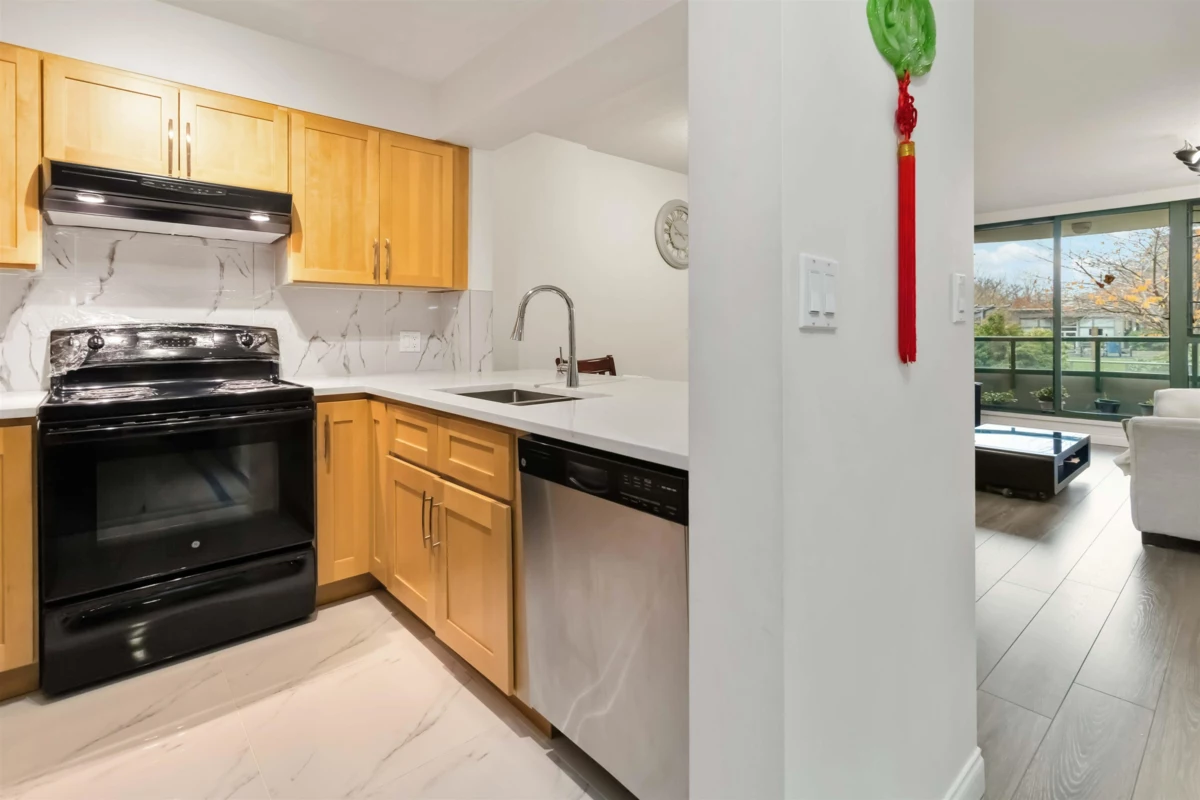 Family Room Photo of 610 7380 Elmbridge Way, Richmond, BC