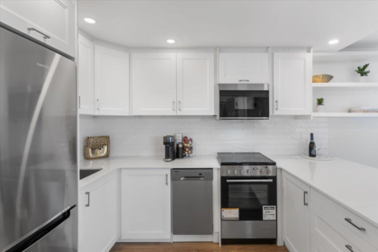 1710 2016 Fullerton Avenue, North Vancouver, BC, North Vancouver — Apartment/Condo for sale