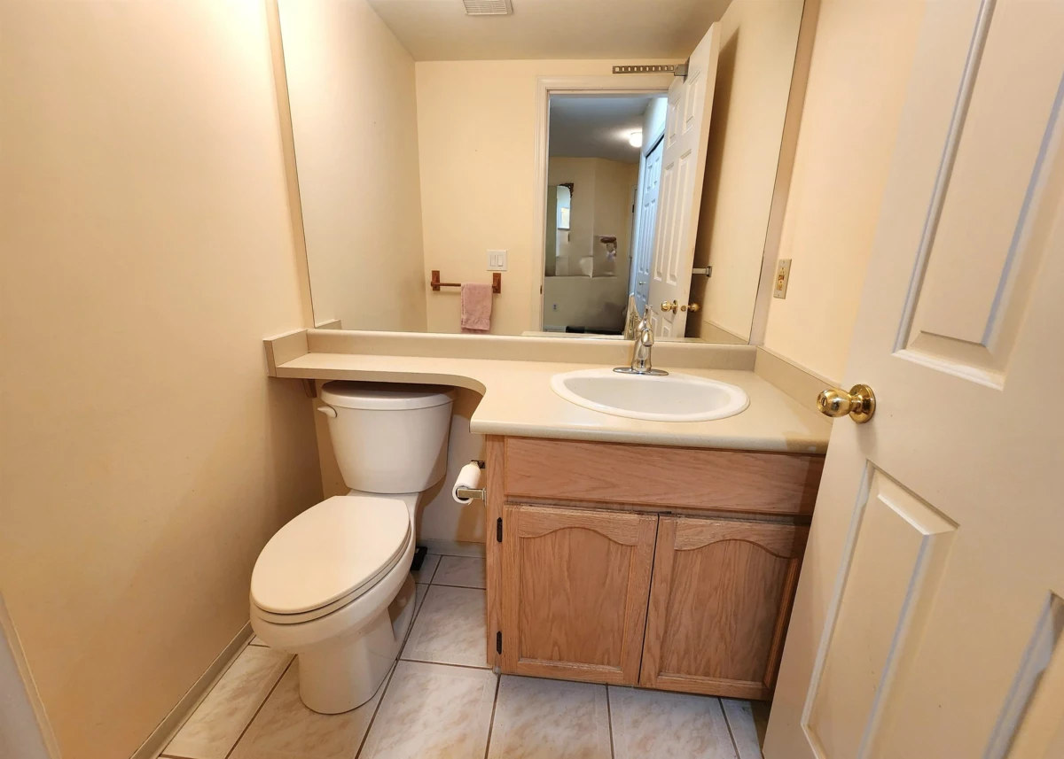 Entry Foyer Photo of 35 8737 212 Street, Langley, BC