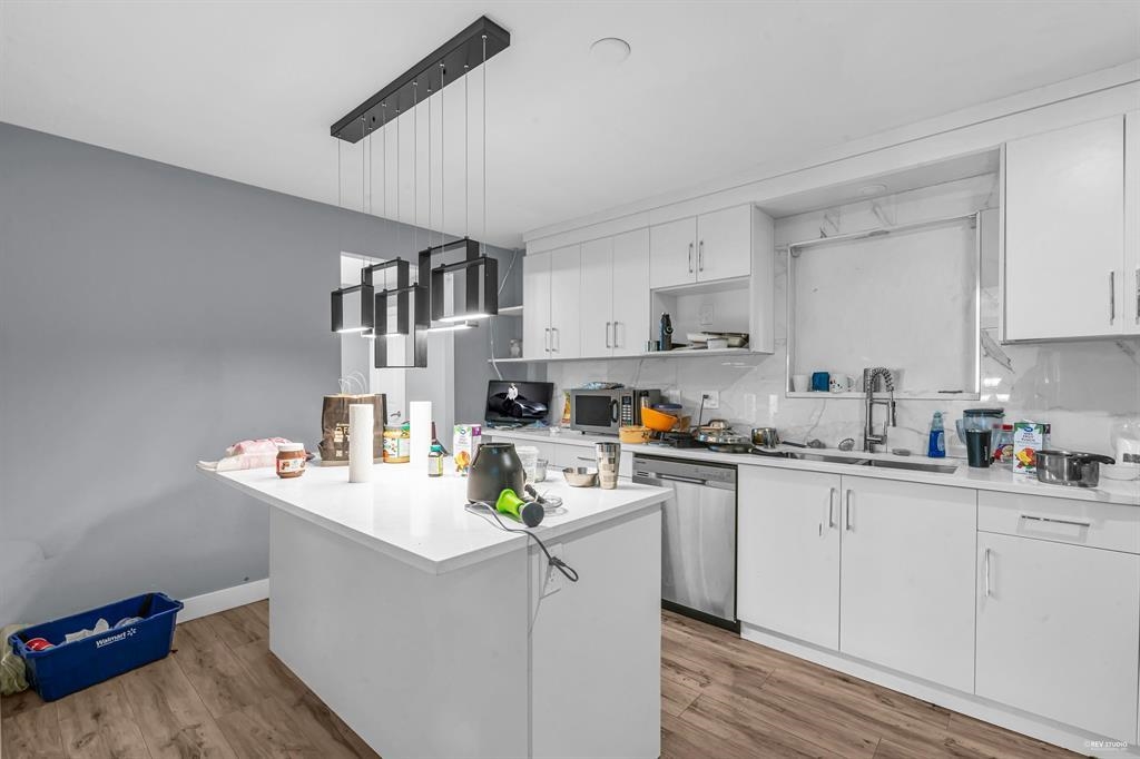 Basement Recreation Room Photo of 13572 68 Avenue, Surrey, BC