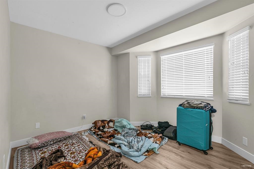 Entry Foyer Photo of 13572 68 Avenue, Surrey, BC