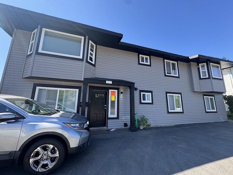 Front Yard Photo of 13572 68 Avenue, Surrey, BC