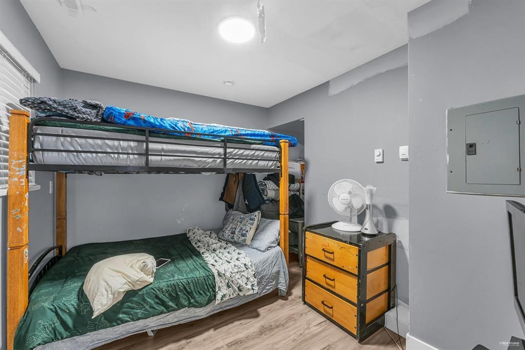 Kitchen Island Photo of 13572 68 Avenue, Surrey, BC