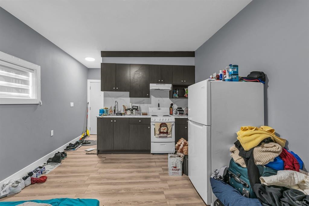 Living Room Photo of 13572 68 Avenue, Surrey, BC