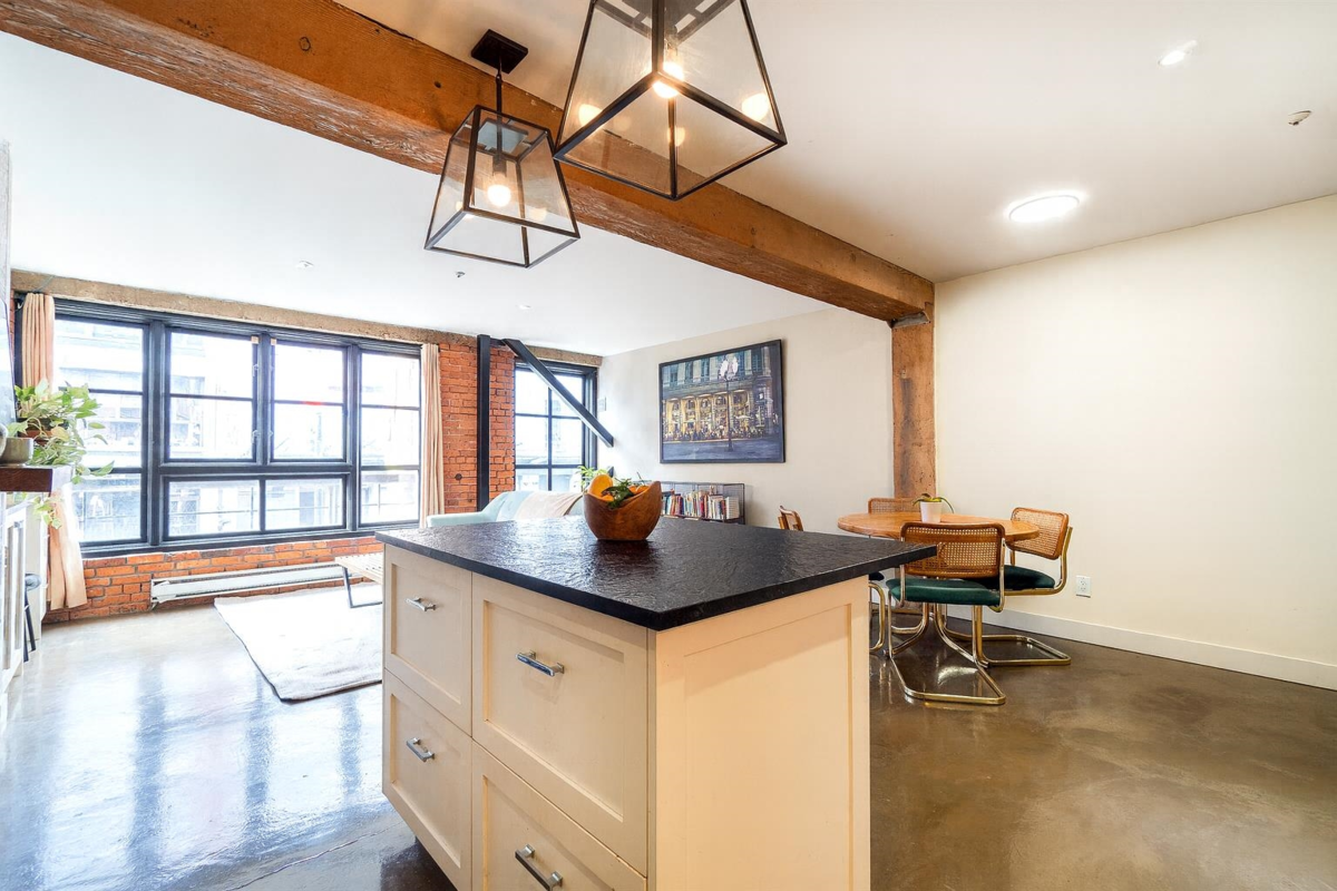 Primary Bathroom Photo of 203 1066 Hamilton Street, Vancouver, BC