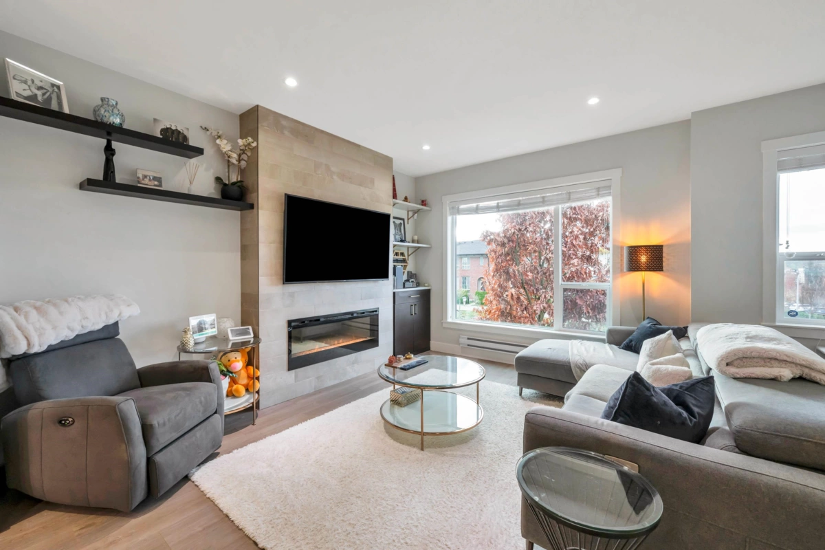 Dining Area Photo of 38 16336 23a Avenue, Surrey, BC