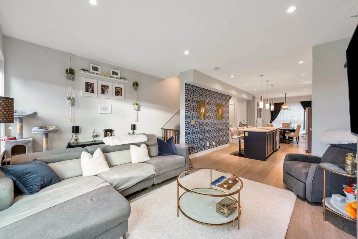 Kitchen Island Photo of 38 16336 23a Avenue, Surrey, BC