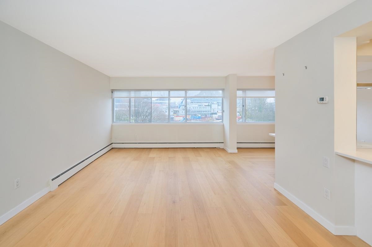 Kitchen Island Photo of 205 5926 Tisdall Street, Vancouver, BC