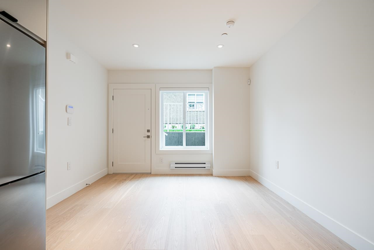 Entry Foyer Photo of 2561 W 2nd Avenue, Vancouver, BC