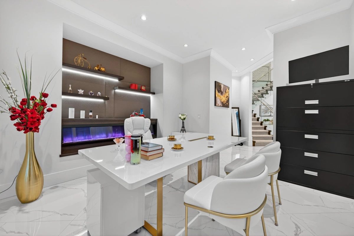 Primary Bathroom Photo of 3400 Barmond Avenue, Richmond, BC