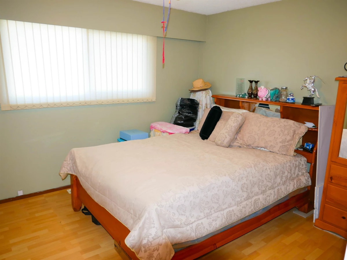 Entry Foyer Photo of 2449 Adelaide Street, Abbotsford, BC