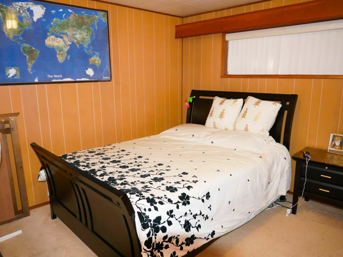 Hallway Photo of 2449 Adelaide Street, Abbotsford, BC