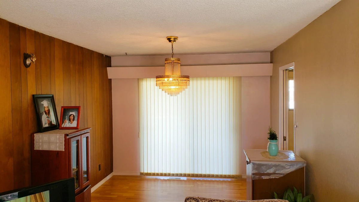 Walk-In Closet Photo of 2449 Adelaide Street, Abbotsford, BC