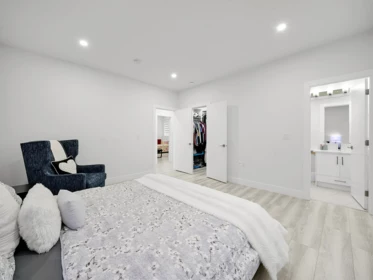 Mudroom Photo of 16158 96b Avenue, Surrey, BC