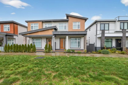 16762 16 Avenue, Surrey, BC, Surrey — Half Duplex for sale