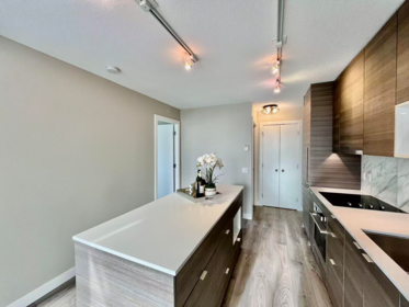 Walk-In Closet Photo of 1902 13398 104 Avenue, Surrey, BC