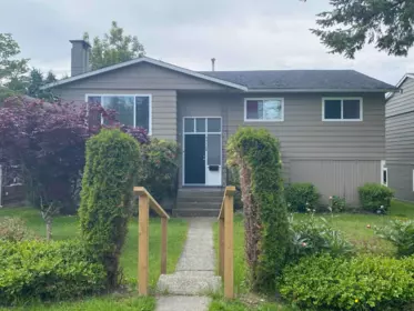 13728 Blackburn Avenue, White Rock, BC, White Rock — Single Family Residence for sale