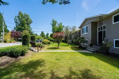 13728 Blackburn Avenue, White Rock, BC, White Rock — Single Family Residence for sale