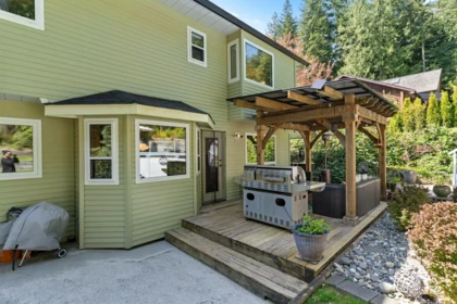 Outdoor Kitchen Photo of 12815 Willow Place, Maple Ridge, BC