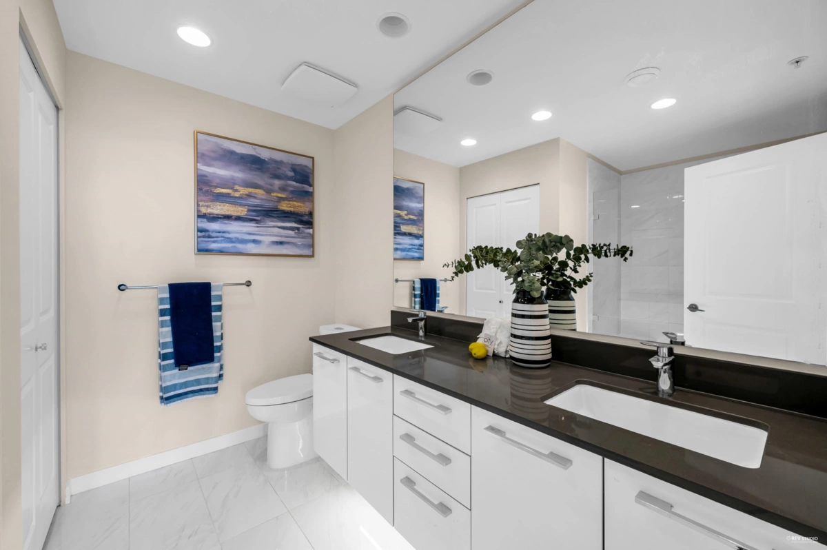 Hallway Photo of 205 9551 Alexandra Road, Richmond, BC