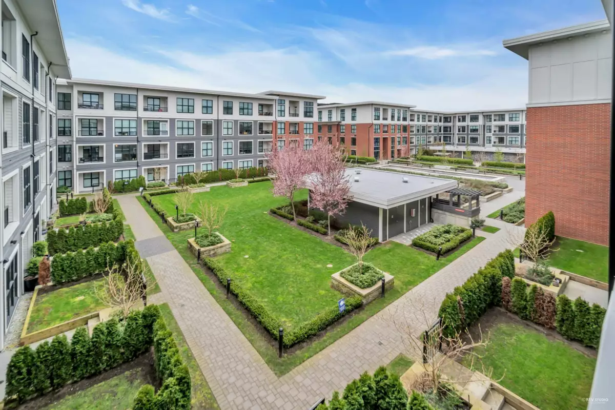 Hot Tub / Spa Photo of 205 9551 Alexandra Road, Richmond, BC