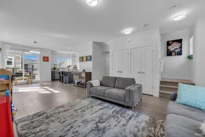 Kitchen Photo of 87 2070 Oak Meadows Drive, Surrey, BC