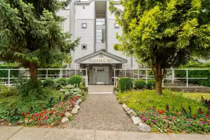 301 7465 Sandborne Avenue, Burnaby, BC, Burnaby — Apartment/Condo for sale